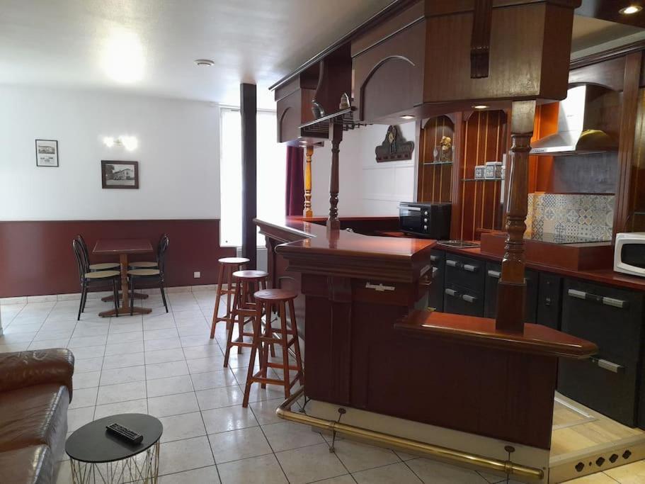 Appartement Au Bord Du Canal Montbard Dış mekan fotoğraf